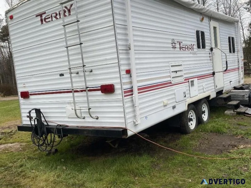 2000 fleet wood Terry pull behind camper