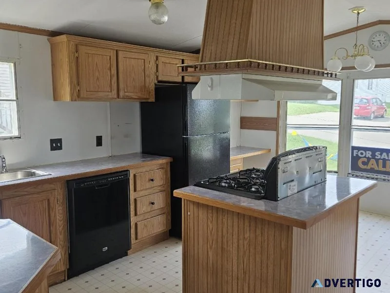 2 Bedroom Home - Huge Kitchen with Island