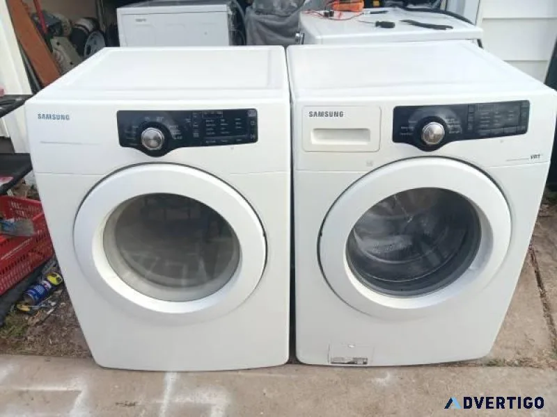MATCHING SAMSUNG WASHER AND GAS DRYER SET.