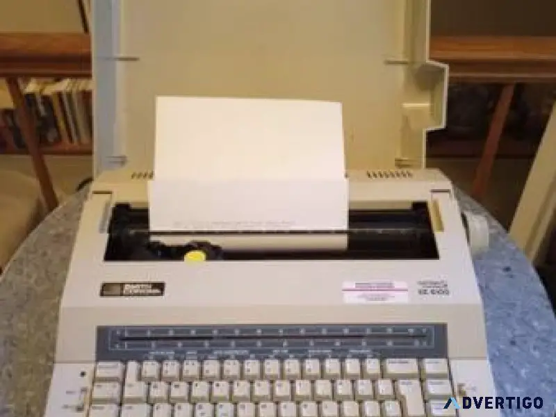 Portable Smith Cornona XE6100 Smart Typewriter
