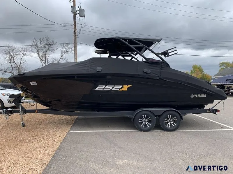 NEW 2023 Yamaha Marine 252XE
