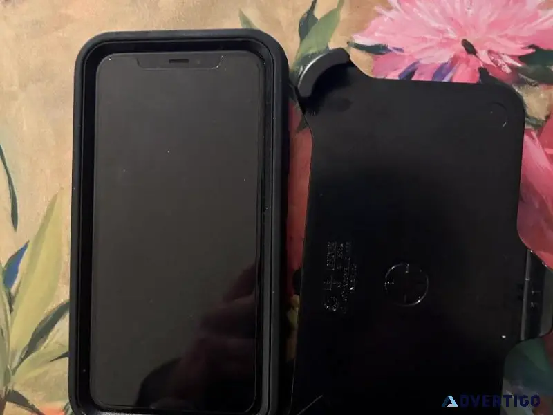 IPhone XR comes with Otterbox Clip Case