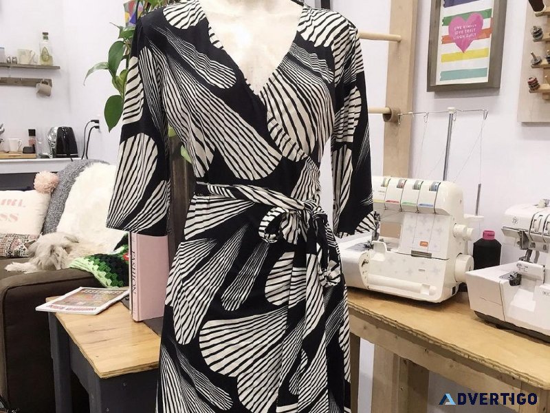 A Simple Gown with moderate size and design.