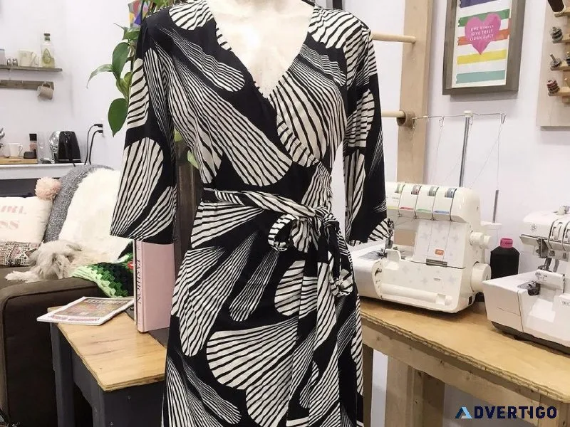 A Simple Gown with moderate size and design.