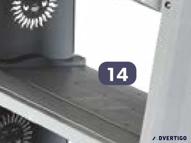Protective step with slot (BUL-101-10)