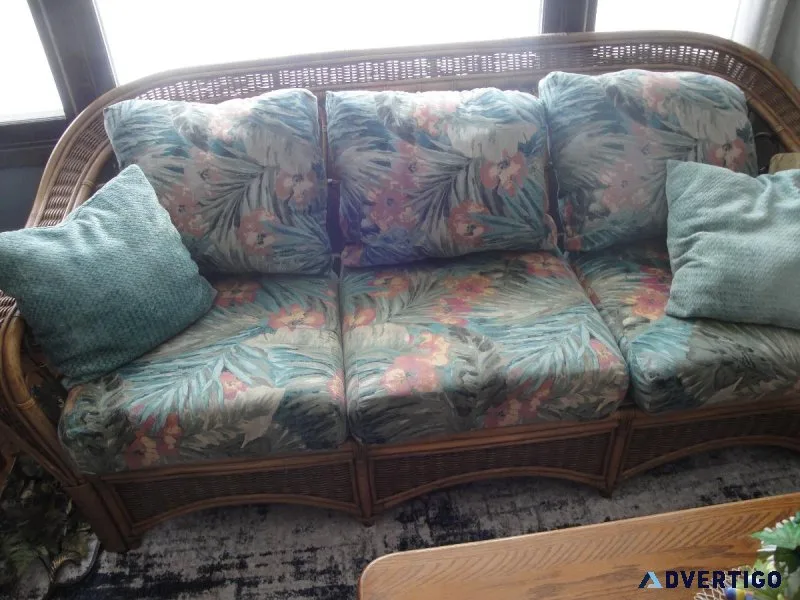 4 piece Wicker Furniture with Cushions