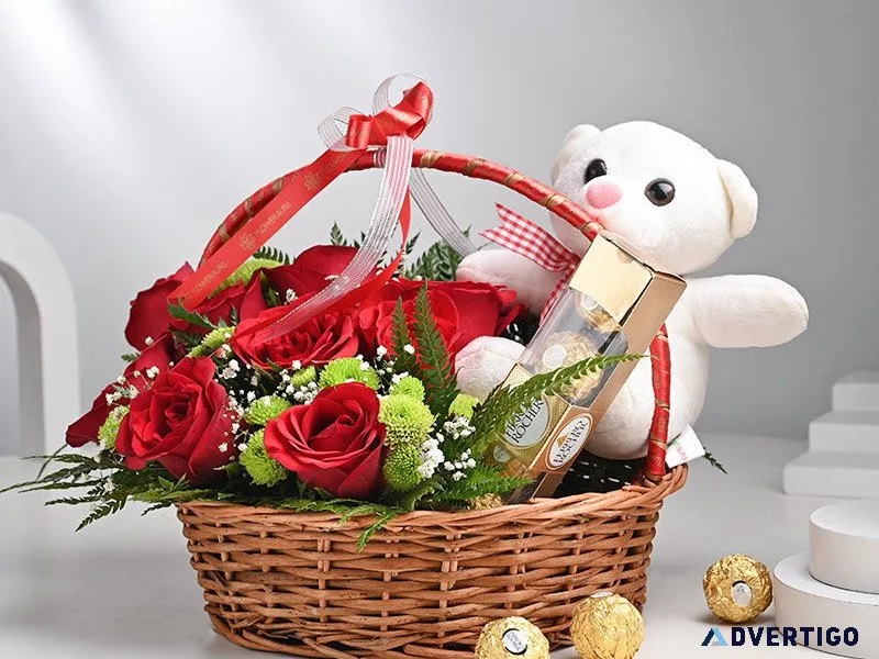 Flora & fuzz: flowers & soft toys combo