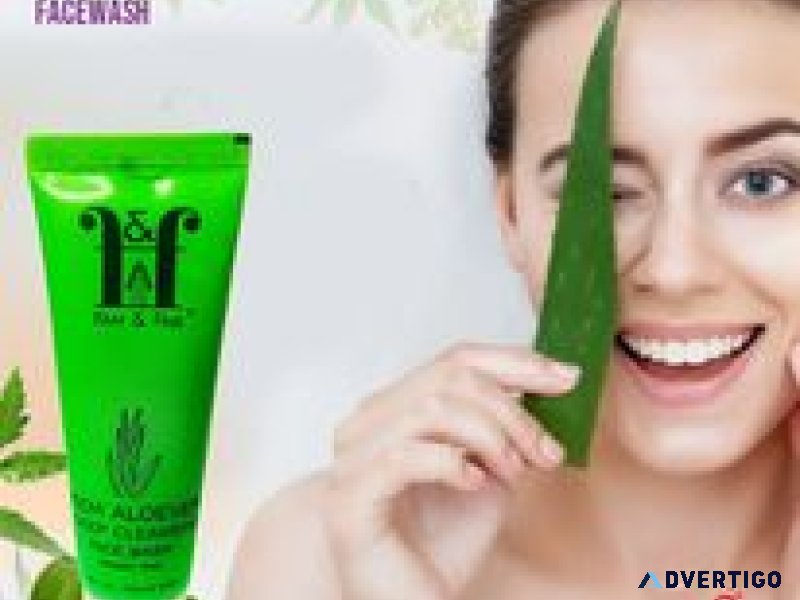 Green essence: mono pharmacare s neem aloe vera facewash blend
