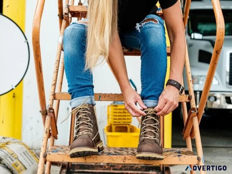 Safety boots for women – durable, comfortable & reliable