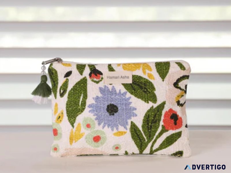 Stylish & spacious makeup pouches for everyday use