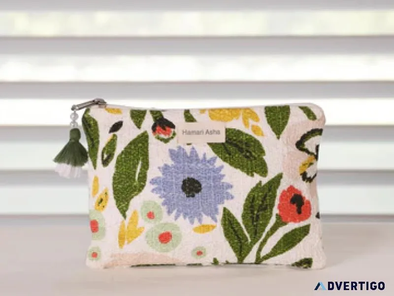 Stylish & spacious makeup pouches for everyday use