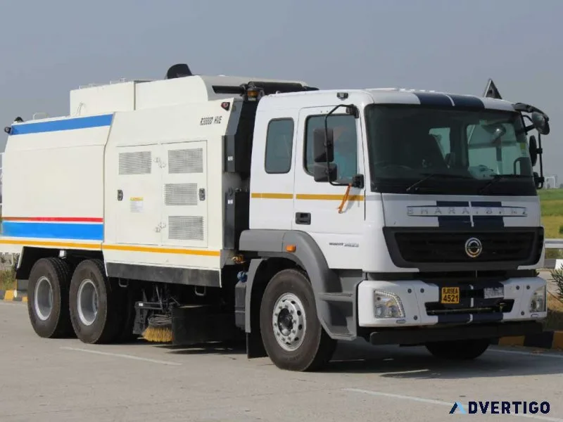 Industrial road sweeper