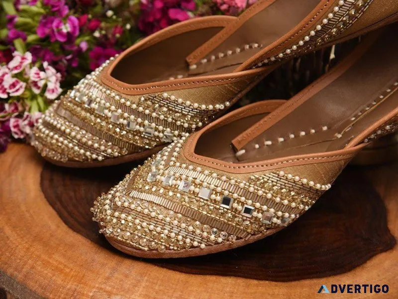 Unmatched elegance in every stitch of hand-embroidered juttis