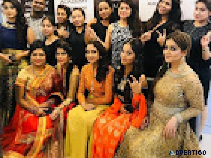 Best makeup training institute in south campus delhi