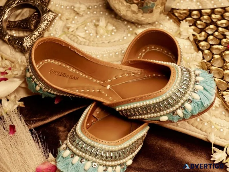 Bridal juttis have a mixture of traditional embroidery and conte