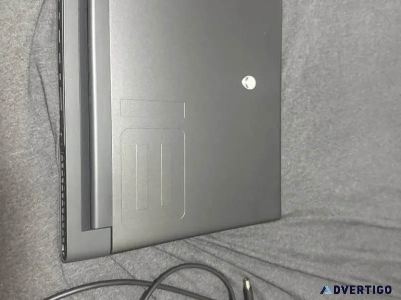 Alienware m18 r2