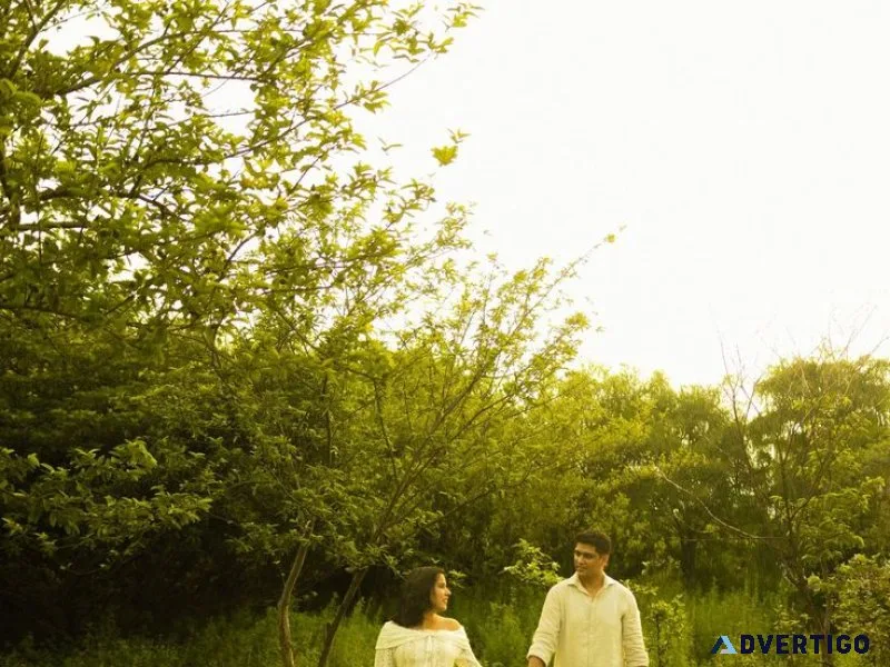 Maternity Photoshoot in Noida