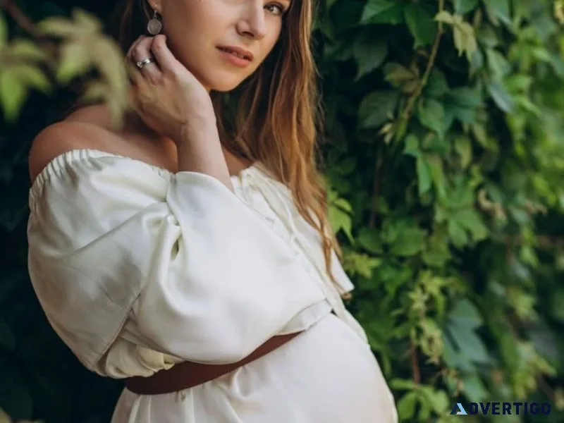 Book trusted maternity photographers in greater noida