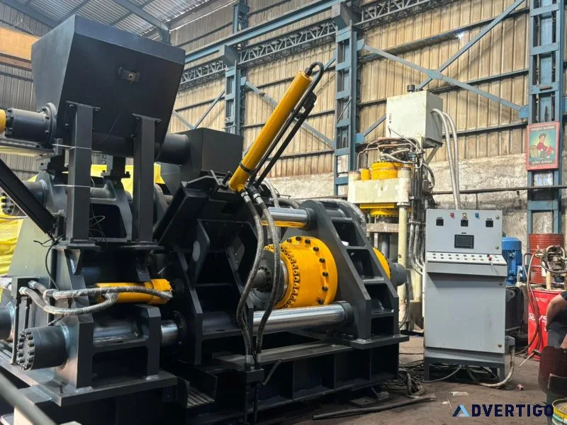 Briquetting machine