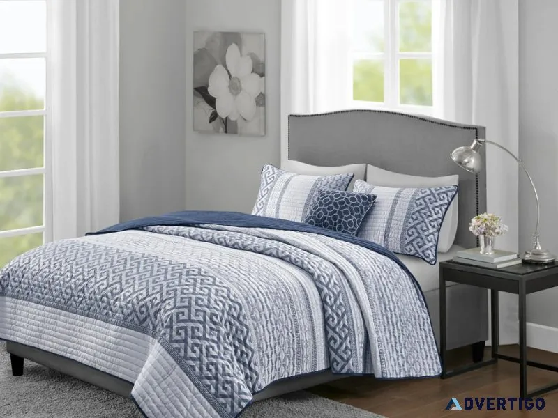 Bennett 4 piece jacquard quilt set with throw pillow