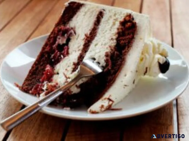 Chocolate cake with white frosting