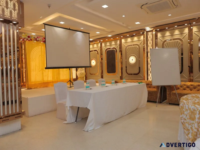 Stay near noida city centre metro station golden tree hotel