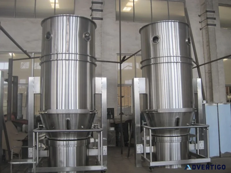 Industrial fluidized bed dryer for controlled drying of solid p