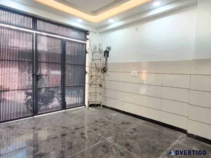 3 room independent house for sale in mohan garden delhi
