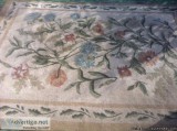 Lovely 8 x 10 rug with floral patern