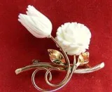 Antique Gold Carved Roses Brooch