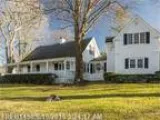 Boothbay Harbor Three BR 3.5 BA This New England cottage style
