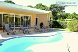 Villa in a residence for sale