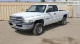 s2001 DODGE RAM 1500 EXTENDED CAB PICKUP TRUCK 7051