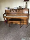Piano good condition