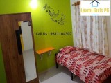 Single Room Available for Girls in Laxmi Nagar