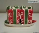 CHRISTMAS HOLIDAY GIFT BOX SALT and PEPPER SHAKERS-NEW