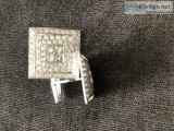 18 karat diamond cuff links