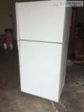Whirlpool 18cf Apartment Fridge very clean inside