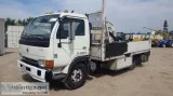 2000 UD 1400 FLATBED TRUCK