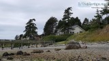 BEACHFRONT- 3 bd3b rambler -furnished