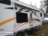 5 th wheel Gearbox toyhauler 11000 obo let s haggle