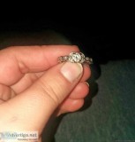14k white gold total weifjt of .44ct djamonds middke one is .10 