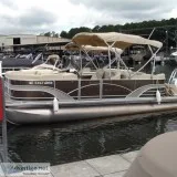 2018 Sylvan 8522 LZ Tritoon with Honda 150 HP. No trailer.
