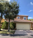 LARGE 5 BEDROOM 5 BATHROOM HOUSE WITH SALT WATER POOL