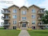 Condo 4 12 parfait pour jeune famille devant un parc Vaudreuil-D