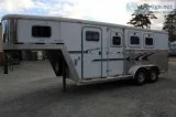 2004 Exiss 3 Horse trailer slant load with dressing room