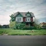 WE BUY HOUSES FOR CASH