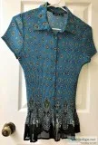 Apt 9 womens Size Med short sleeve stretchy Top collar button do