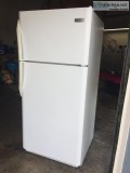 White 18 cubic foot Refrigerator