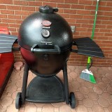 CHARCOAL GRILL AND SMOKER